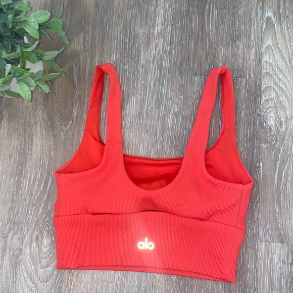 ALO Yoga Red Hot Summer Slit Bra - Picture 4 of 4